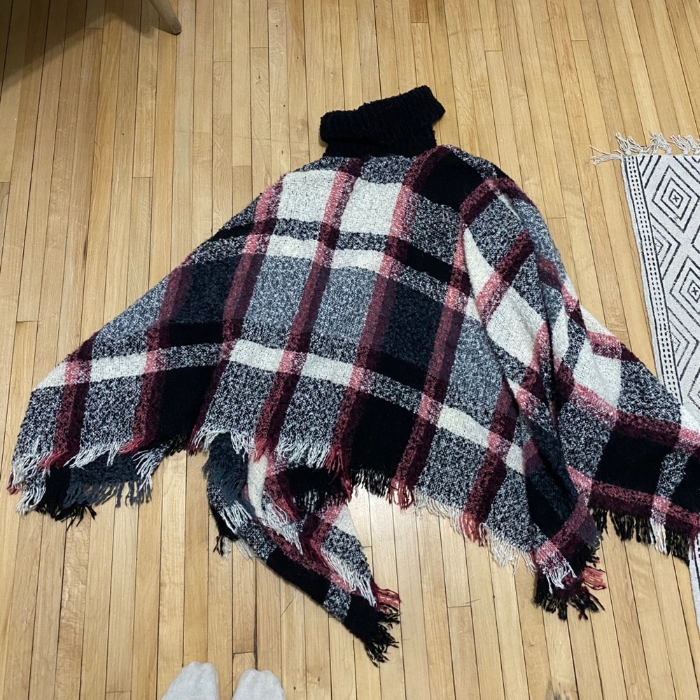 Poncho/Sweater
